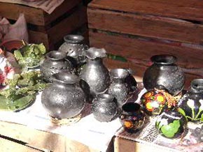 MarketPottery2.JPG (26662 bytes)